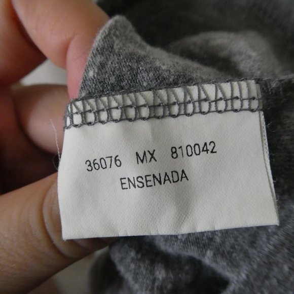 SOLDDDDDD Burton Bird Feather Wing Distressed Tank Top Small - Picture 2 of 9